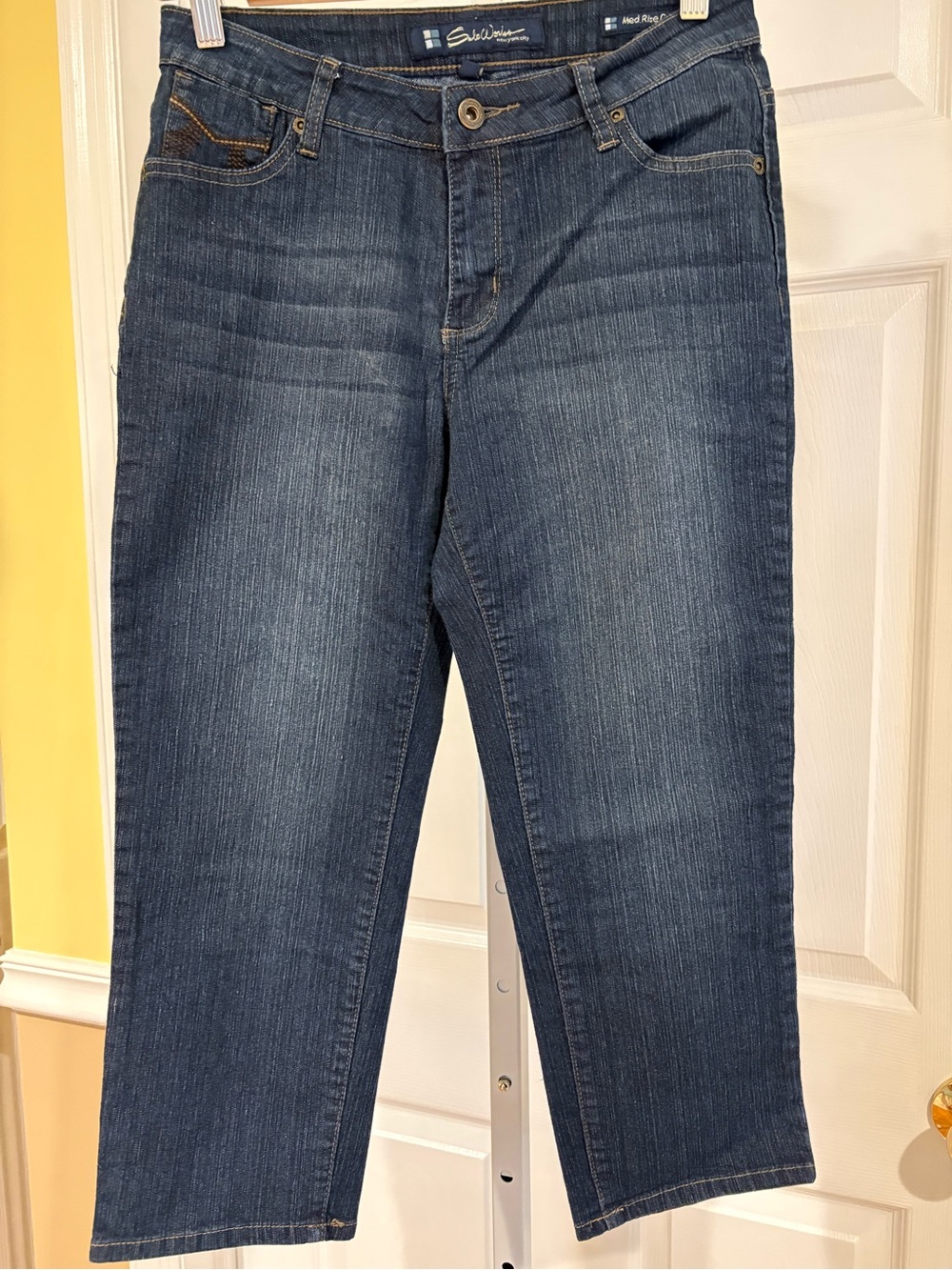 SoHo Works New York City Med Crop Capris 4